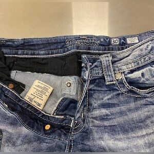 Miss me. Dark wash 31 x 33